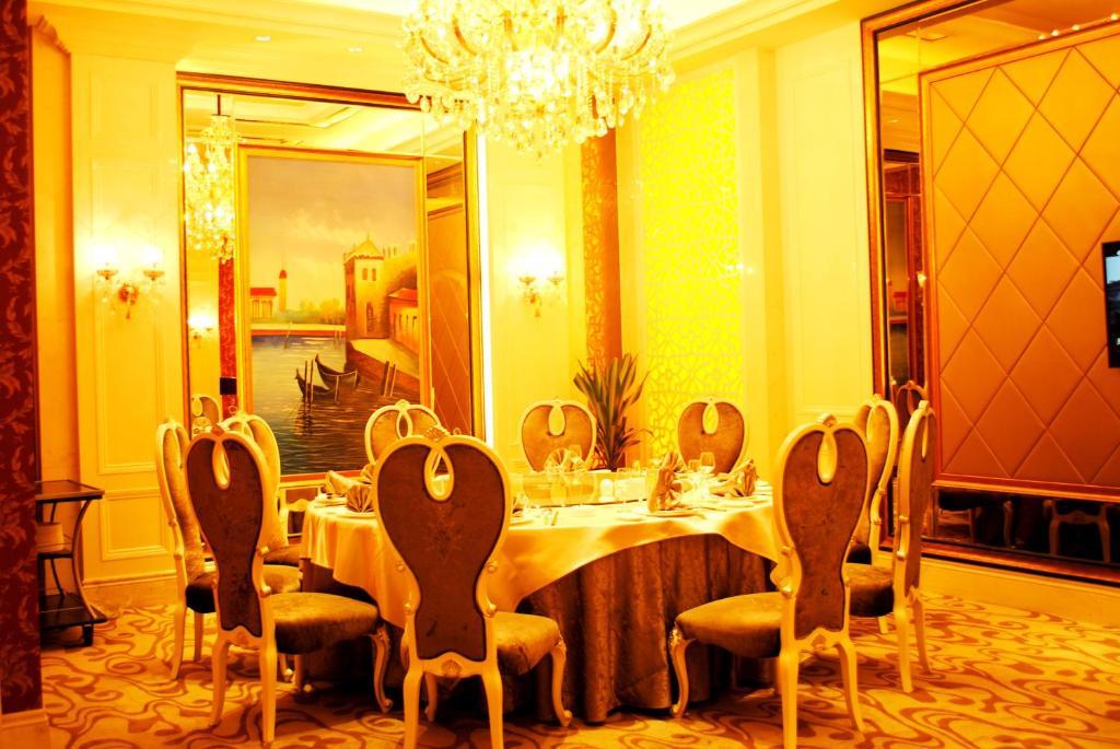 Datong Weidu International Hotel Exterior photo